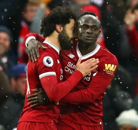 خلاف صلاح وماني يثر الرعب في ليفربول