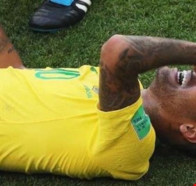 نيمار يعترف بالمبالغة في السقوط خلال مونديال روسيا