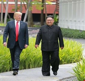 ترامب يتلقى رسالة جديدة من كيم وينوي الرد عليها