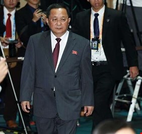 وزير خارجية كوريا الشمالية يزور إيران