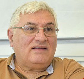 فهمي : الوطنية والحكمة الأقرب إلينا  وهذا موقف النصر