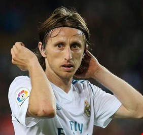 مودريتش يوجه ضربة موجعة لريال مدريد
