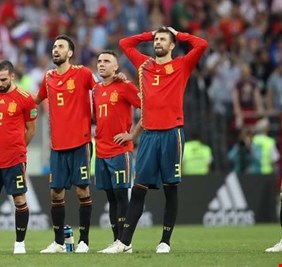 رسميا.. بيكيه يعلن اعتزاله دوليا