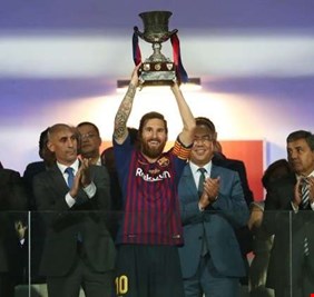 برشلونة يعانق كأس السوبر الإسباني
