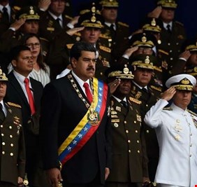 اعتقال مسؤولين عسكريين في فنزويلا للاشتباه بتورطهما في استهداف مادورو