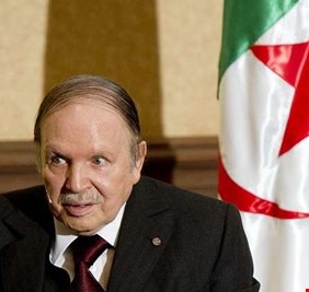 بوتفليقة يجري تعيينات في القيادة العسكرية الجزائرية