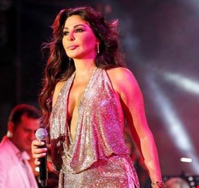 إليسا ترجو إحدى معجباتها : توقفي أرجوكِ!