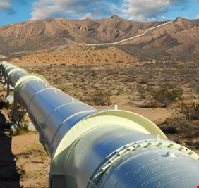 مصادر: السعودية بدأت باستخدام انابيب النفط العراقية للتصدير لاغراق الاسواق وسط صمت حكومة بغداد!