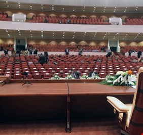 بعد يوم واحد فقط .. غيابات بالجملة في البرلمان