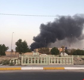 متظاهرو البصرة يحرقون القنصلية الايرانية وسط المدينة