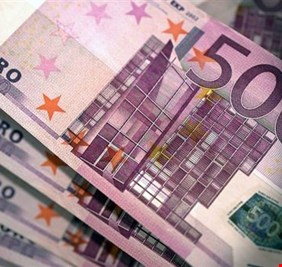 المالية تصدر التعليمات الخاصة بمقدار العملة المسموح ادخالها واخراجها في ايران