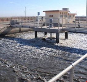 الاعلام الحكومي تعلن وضع خارطة طريق لتأهيل مشاريع الماء والصرف الصحي في البصرة