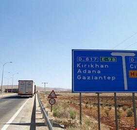 الجيش التركي يكثف تعزيزاته على الحدود مع سوريا