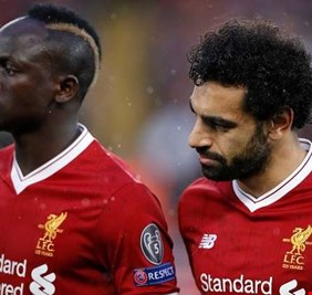 بوادر أزمة داخل ليفربول بطلاها صلاح وماني