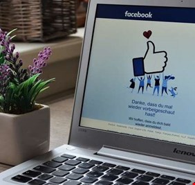 فيسبوك تستعين بـ