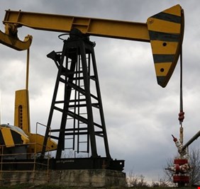 أسعار النفط تنخفض بفعل المخاوف الاقتصادية