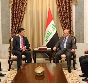 صحيفة: زيارة البارزاني الى بغداد عمقت الخلاف الكردي – الكردي