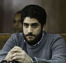 النيابة المصرية تخلي سبيل نجل مرسي الأصغر بكفالة مالية