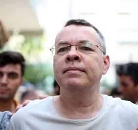 بومبيو يصف إمكانية إطلاق سراح القس الأمريكي المعتقل في تركيا بـ