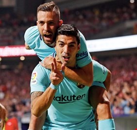 برشلونة يتمسك ببقاء سواريز وألبا
