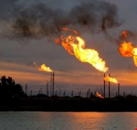 النفط يرتفع ​أكثر من 1% بعد هبوطه ليومين متتاليين