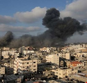 إسرائيل تقصف غزة ردا على استهداف بئر السبع