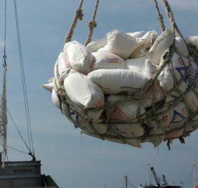 العراق يوافق على شراء 90 ألف طن من الرز من الولايات المتحدة