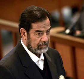 ماذا اهدى صدام حسين لرئيس تحرير جريدة السفير اللبنانية، ولماذا رفضها ؟