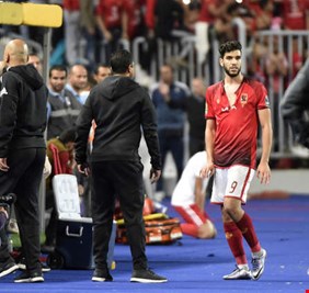بعد السقوط في رادس.. أزارو يفاجئ الأهلي المصري بطلب غريب للعودة إلى النادي