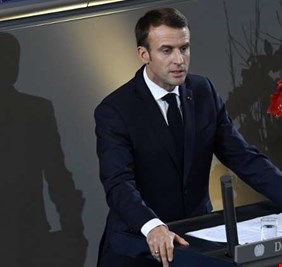 ماكرون من برلين يدعو إلى 