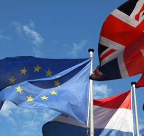 الاتحاد الأوروبي يؤيد مشروع اتفاق 