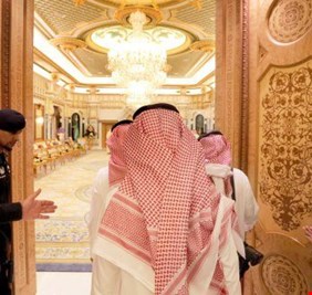 انقلاب محتمل ضد ابن سلمان.. تحركات أمنية وآليات عسكرية قرب الديوان الملكي وحالة ارتباك شديدة