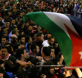 الأردن.. القصر يصادق بشكل نهائي على مشروع قانون الضريبة المثير للجدل