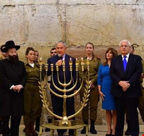 نتنياهو محتفلا بالحانوكا: توجد دول عربية تريد التقرب من إسرائيل