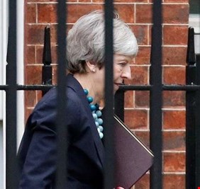 ماي تعلن تأجيل التصويت على اتفاق 