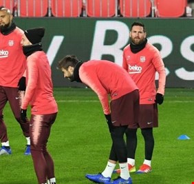 بيكيه يغيب عن مران برشلونة