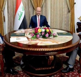 نائب يكشف عن اجتماعات مركزة للرئاسات الثلاث لحسم الكابينة الوزارية