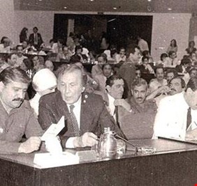 ما حكاية القصيدة التي القاها نزار قباني في مهرجان المربد، وأستفزت وزير الثقافة لطيف نصيف جاسم ؟