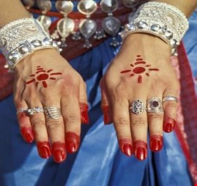 دراسة تكشف تأثير ارتداء الخواتم في الصحة والقدرة الجنسية