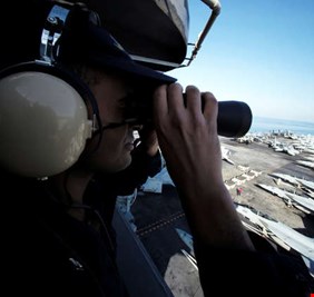 الدفاع الإيرانية تنفي ضرب حاملة الطائرات الأمريكية في الخليج بصواريخ