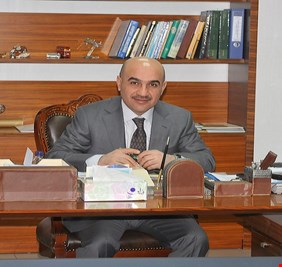 وزير الإسكان الجديد يتهم الوزيرة السابقة بالفساد