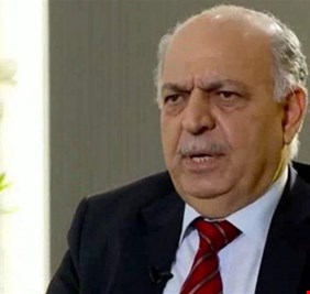 بالفيديو: نائب عراقي يعرض وثيقة تتهم وزير النفط ثامر الغضبان بحماية الفاسدين في سومو !