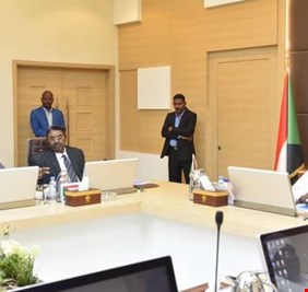 البشير يعد بإجراءات قوية لإصلاح الأوضاع الاقتصادية في السودان