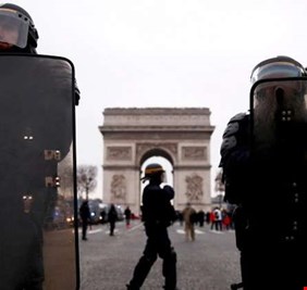 اعتقالات وإصابات أثناء احتجاجات 