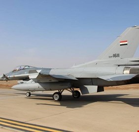 طائرات F-16 العراقية تستهدف اجتماعا ضم 30 قياديا من داعش داخل سوريا