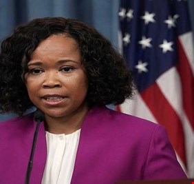 بسبب معاملتها السيئة للموظفين.. إقالة متحدثة البنتاغون!