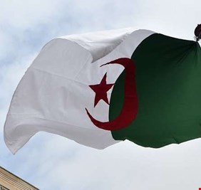 الجيش الجزائري ينأى عن جدل الانتخابات الرئاسية