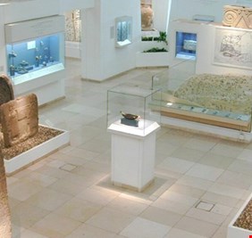 صحيفة: متحف اسرائيلي يعرض مقتنيات واثار مسروقة من العراق