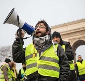 ماكرون يدعو قادة 