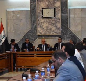 العبادي يحذر من سيطرة مافيات ومسلحين على مقدرات الدولة ويؤكد وجود بوادر لذلك